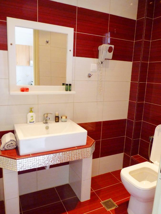 Yannis Apartments أفيتوس المظهر الخارجي الصورة